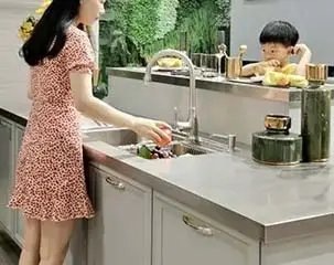 Кухонные шкафы Baineng приносят общение детям